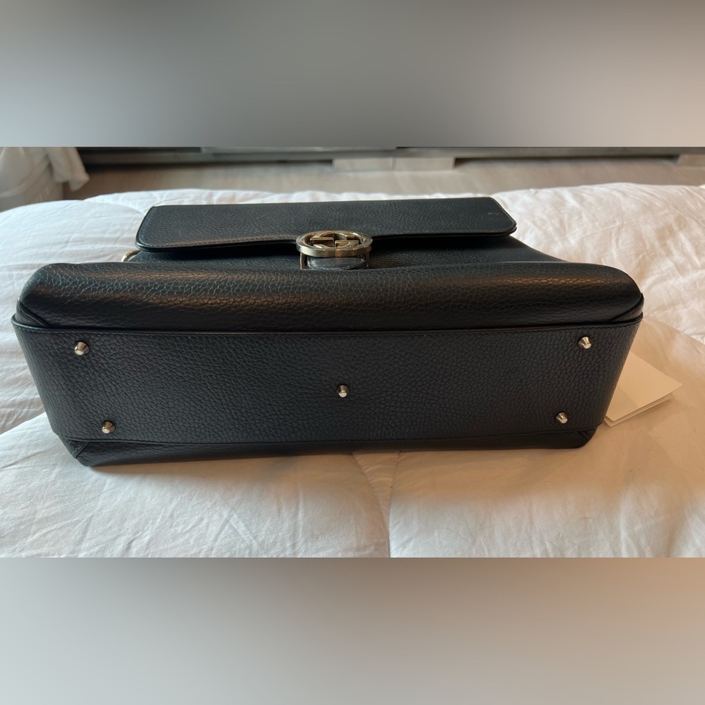 Authentic Gucci Black Calfskin Leather GG Interlocking Crossbody Bag Purse - Picture 9 of 17